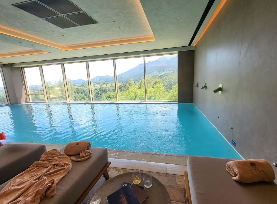 curățarea piscinei